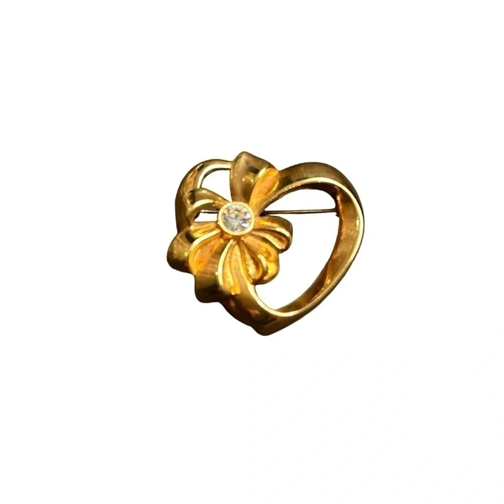 Avon Vintage Heart Gold Tone Ribbon with Clear Rhinestone Accent Brooch Pin
